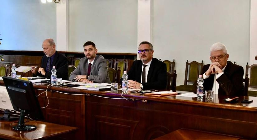 Megszületett a döntés, ennyi közutat újítanak fel jövőre