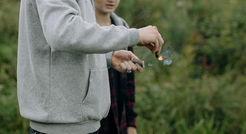 Két gyerek sérült meg, amikor felrobbant a kezükben a petárda