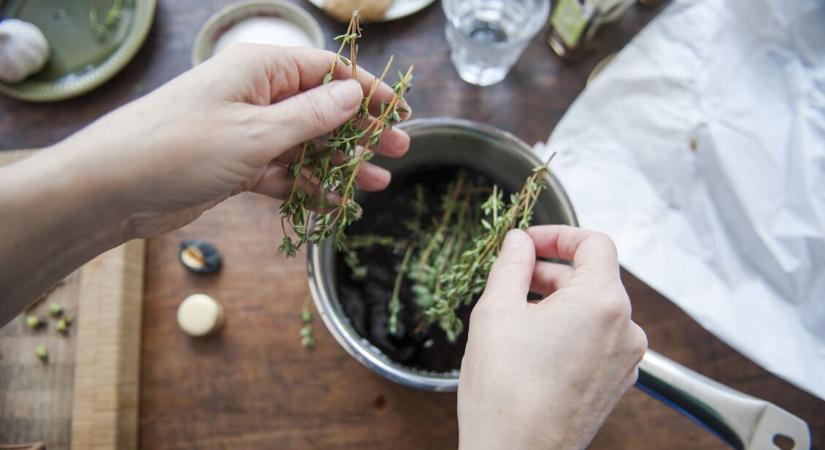 Kakukkfű: nem véletlenül nevezik a nátha doktorának