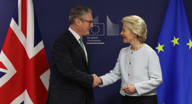 Starmer és von der Leyen az Ukrajna jövője számára „döntő pillanatról” tárgyalt