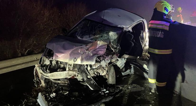 Helyszíni fotókon a halálos baleset (galéria)