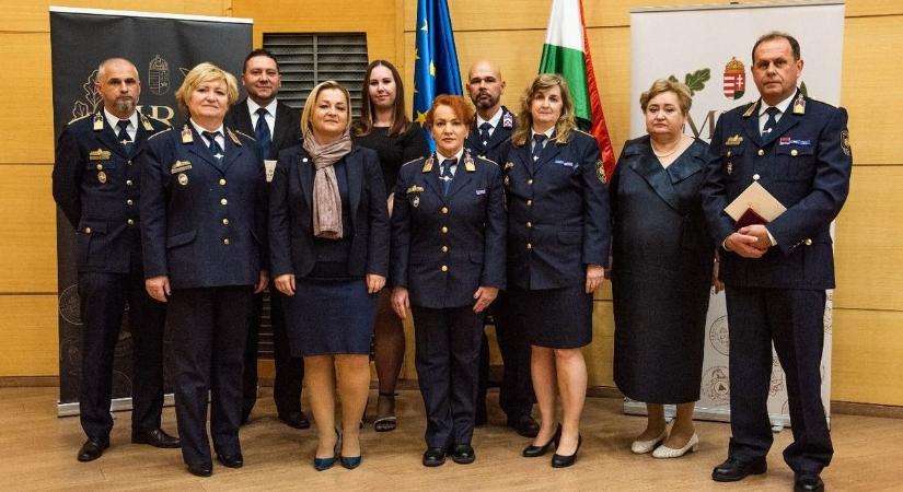 Nem mindennapi elismerést kaptak a vármegyei rendvédelmi dolgozók