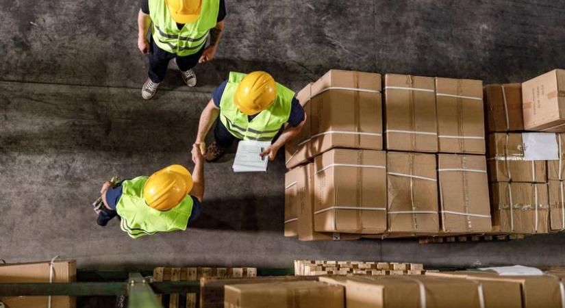 Káosz karácsony előtt ennél a csomagszállító cégnél: az ajándékok kézbesítése is veszélybe kerülhet