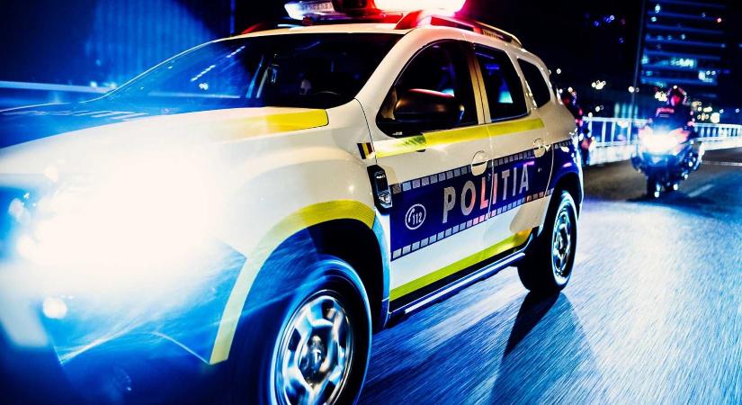 Két felnőtt és egy gyermek megsérült, amikor a gyalogátkelőn elütötte őket egy autó