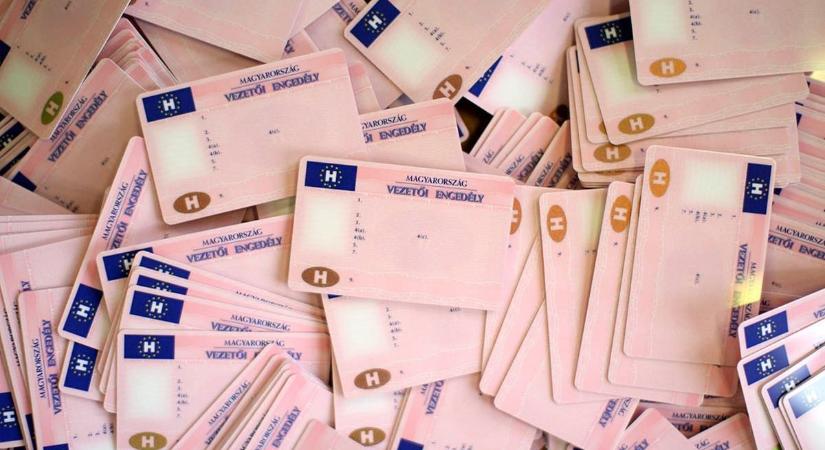 Átírják a szabályokat: mindenkit érintő változás jön a B-s jogosítványoknál!