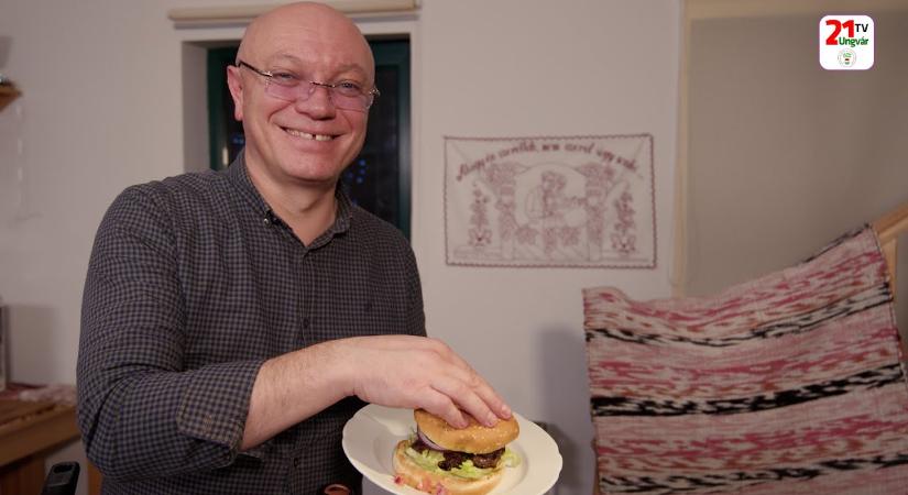 Kárpáti kulináris 208. adás –  Mexikói Burger Guacamoleval és Salsa Salátával (2025.12.14) (videó)