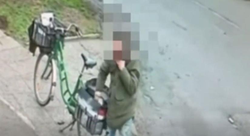 Nagy botrány a kis hevesi faluban, 2 másodperc alatt bukott 6 milliót a postás – videóval