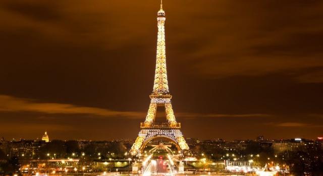 A francia kormány szerint az éjszakai kijárási tilalom nem elég hatékony