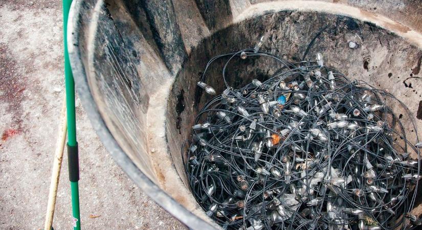 Így okoz tűzveszélyt és környezeti katasztrófát egy ünnepi fényfüzér