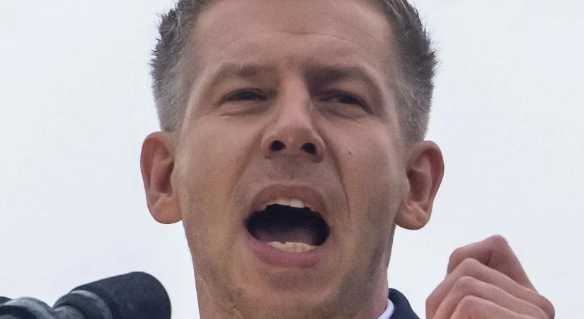 Deák Dániel Mohácson: „Ez lenne a legpusztítóbb csapás a magyarokra!” – a legsötétebb baloldali időket idéző Tisza megszorításról beszélt az elemző