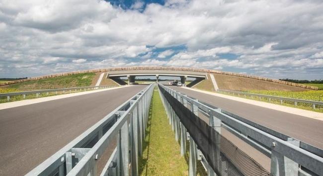 Olcsóbb lesz a matrica az M1-es felújítással érintett megyékben