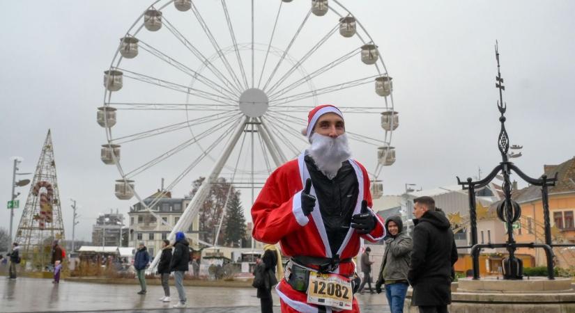 Jött, ami még nem volt: futók százai robogtak át a Püspökvár kertjén – XXL galéria!