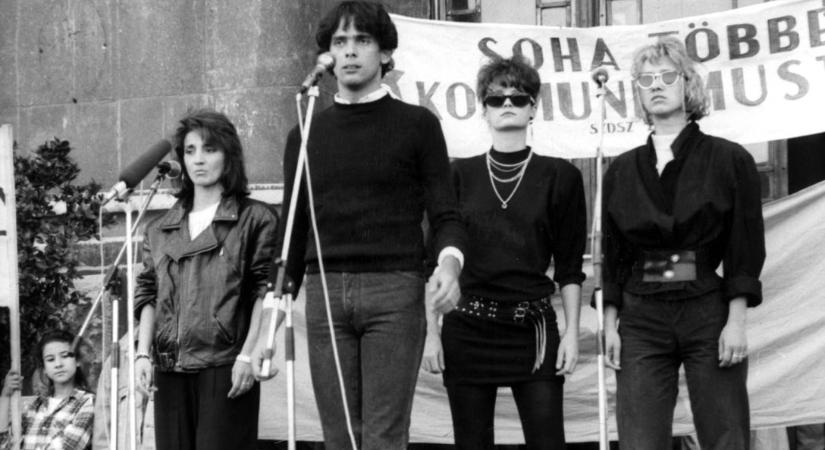 Rések a falon – 50 éves az East együttes