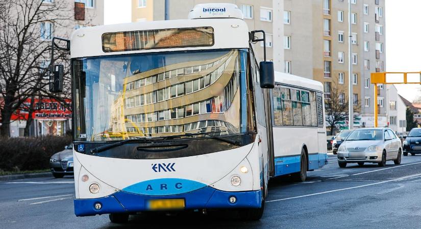 Vonatpótló autóbuszok szállítják az utasokat Acsád és Szombathely között