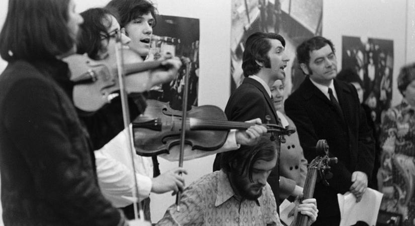 Könyv az utolsó nagy közös történetünkről, a nemzeti érzés igazi diadaláról