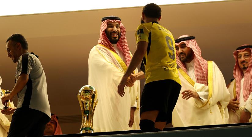 Tíz milliárd eurós szaúdi szuperajánlatról suttognak a Barcelona körül