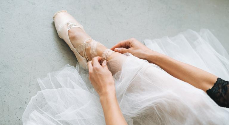 Eljátszotta a halálát a skót tanárnő, majd táncórákat adott egy másik iskolában