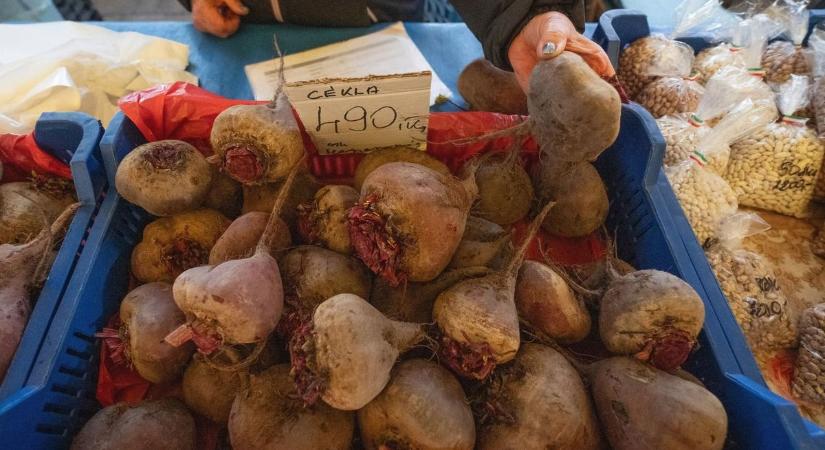 Tiltakozó őstermelők, bezáró üzletek és a tökéletes bejgli titka