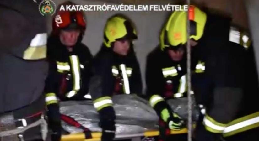 Beesett a lichthofba egy férfi a Rákóczi úton: három emeletnyit zuhant, életét csak a csodának köszönheti