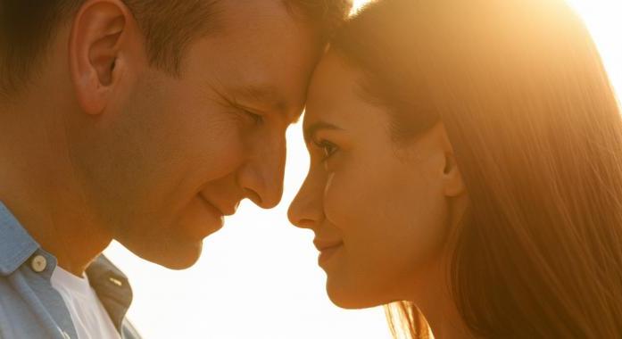 NÉZZETEK EGYMÁSRA. A MEGFELELŐ PARTNER OTT VAN BENNETEK