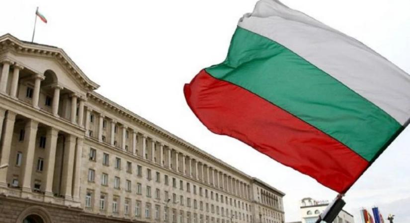 Jóváhagyta a bolgár parlament a kormány lemondását