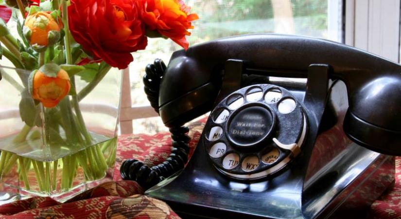 Hátborzongató jóslatot tettek a telefonról 1953-ban: mintha valóban meglátták volna a jövőt