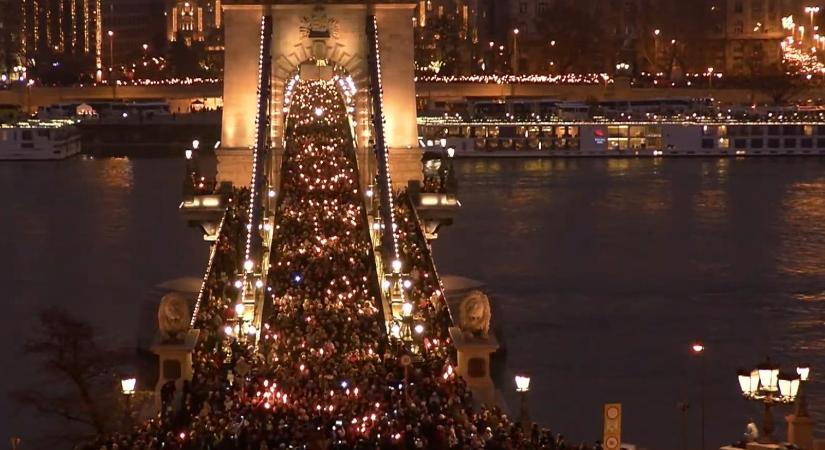 Magyar Péter a Karmelitánál mutatta meg – a gyermekvédelem nem sunnyogható el többé