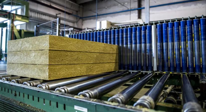 Dőlhet az ingyenpénz a lakossági szigetelési projektekbe, figyelnek is, kihez kerül