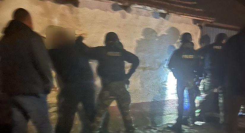 Halasi drogdílerek is buktak a somogyi rendőrök akciója során – videók