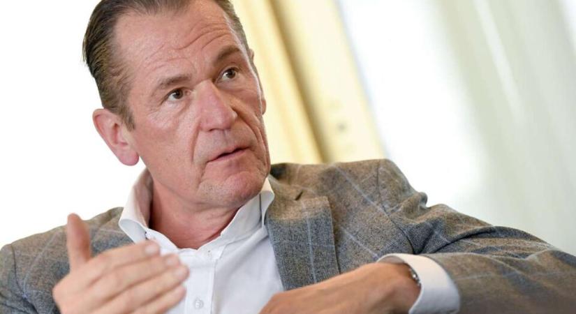 Springer főnök:” ki kell adni a az Európa mindenekelőtt jelszót!”