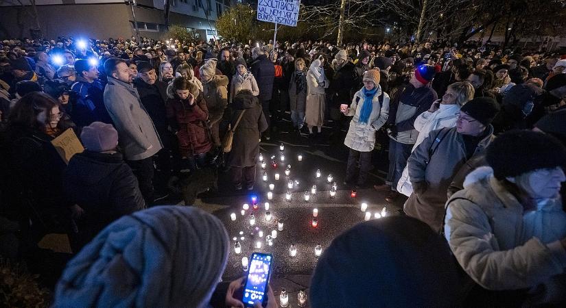 Szőlő utca: gyertyát gyújtottak a megnyomorított életekért