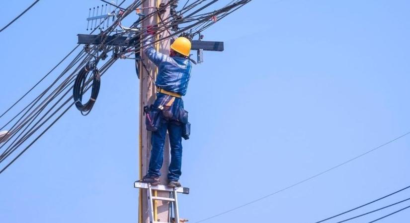 Több órára áram nélkül maradnak ezek az utcák Bács-Kiskunban