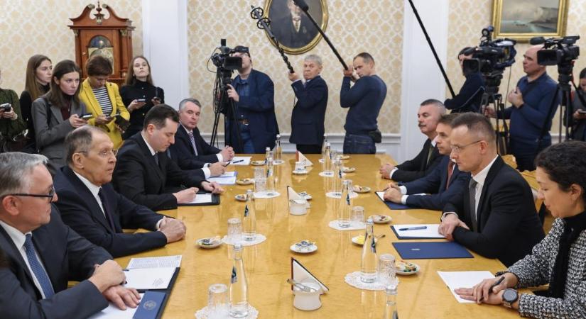 Szijjártó elárulta, miért utazott legutóbb Moszkvába
