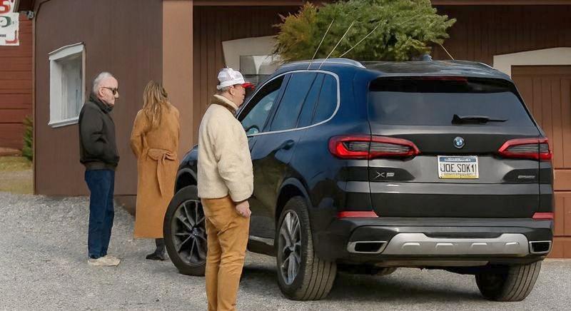 Rövid videó arról, hogyan ne szállíts autóval karácsonyfát