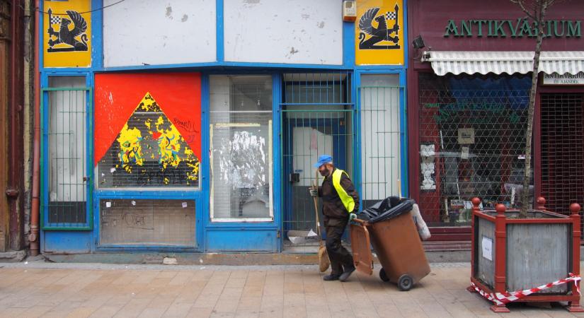 Hihetetlen, de igaz: tényleg ennyit keresnek a kukások Magyarországon 2025-ben