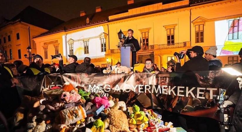 Manipulációval támad Magyar Péter: az elemzés lerántja a leplet a gyermekvédelmi „titkos” jelentésről