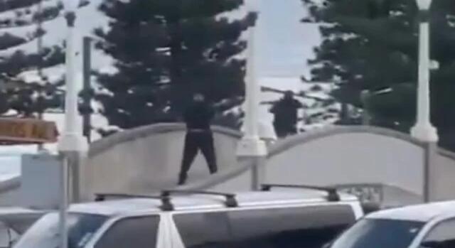 Apa és fia követték el Sydneyben a terrortámadást