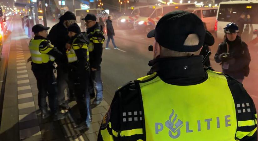 Kezdődik az advent nyugaton is: maszkos iszlamisták zavartak meg egy koncertet Amszterdamban (VIDEÓ)