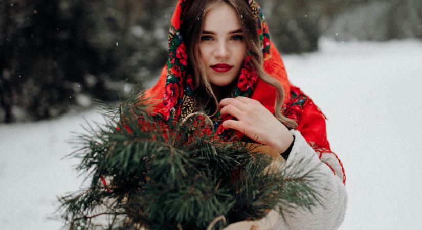 Napi horoszkóp, 2025. december 15.: Az Ikrek figyelje a jeleket, a Rák nehéz döntést hoz meg