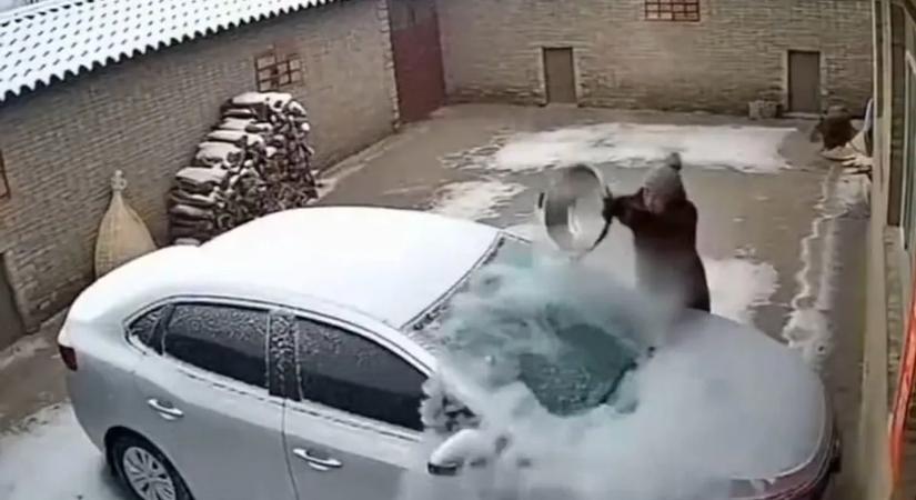 Így kell tönkre vágni egyetlen mozdulattal a családi autót!