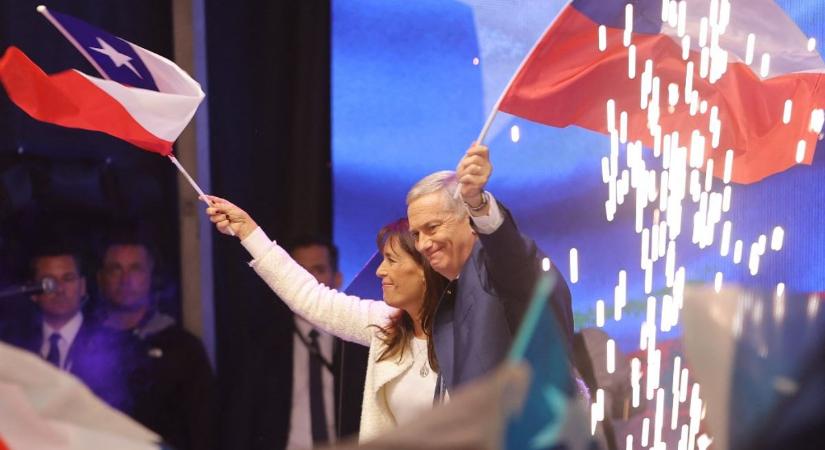 A jobboldali recept Latin-Amerikában is működik: Chilében is győzött a konzervatív jelölt