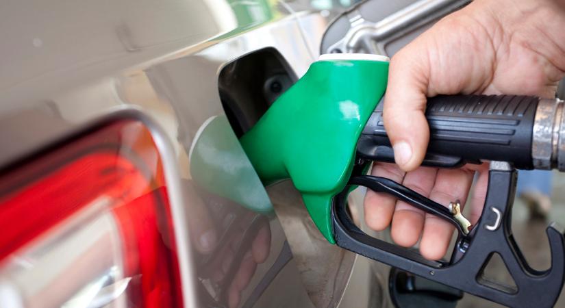 Benzin helyett víz került a tankokba: autók robbantak le az M7-esen