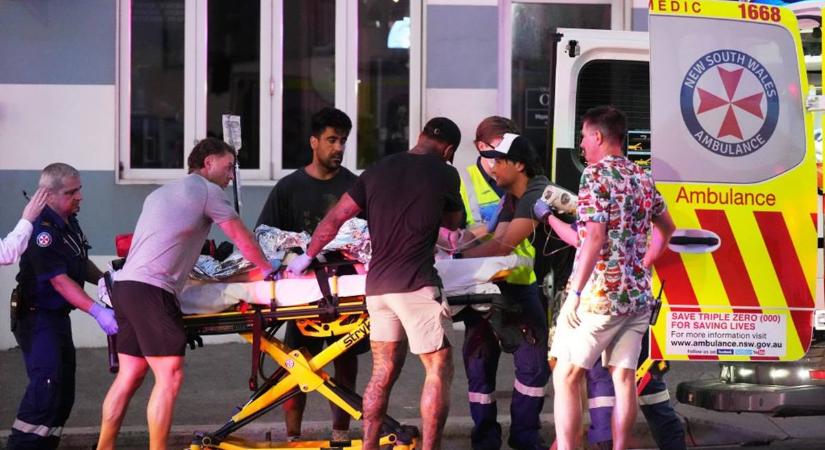 Terrortámadás Ausztráliában: a hanukát ünneplő tömegbe lőttek Sydney híres tengerpartján