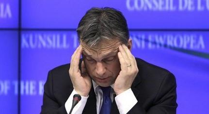 Orbánig érnek a botrányok – Ágh Attila szerint innen már nincs visszaút