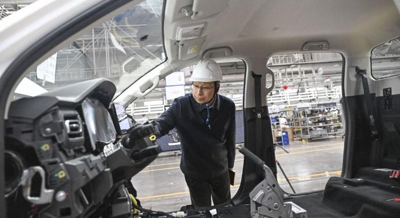 Ez katasztrófa: sereghajtó lett a német autóipar az egész világon – 76 százalékos zuhanást produkált a Volkswagen, a BMW és a Mercedes