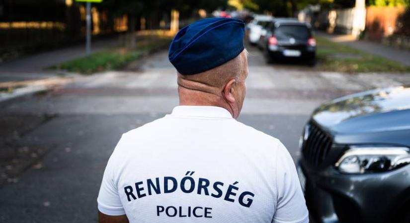 Rendőrnek adják ki magukat a csalók: egy perc, és már viszik is a pénzed