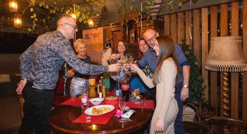 Na, csak egy pohárkával, hát ünnep van! - Az ünnep, alkohol nélkül is ünnep?