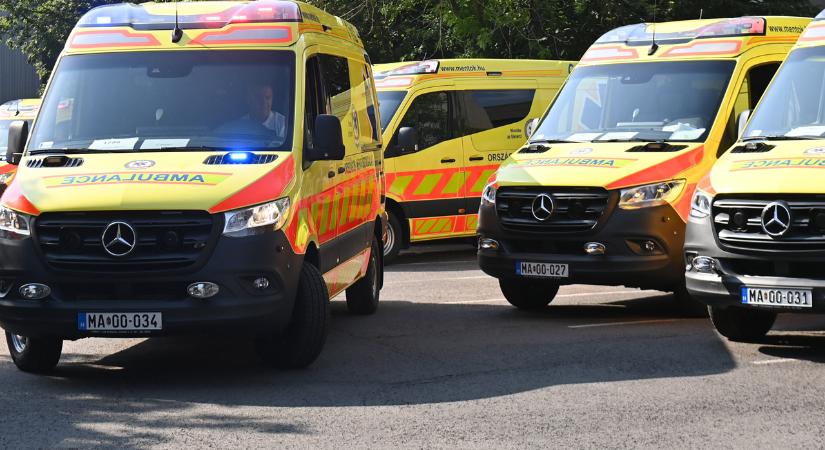 Egy 4 éves kisfiú mentette meg édesanyja életét Budapesten: „Szia mentő! Nagyon gyorsan jöjjetek!”