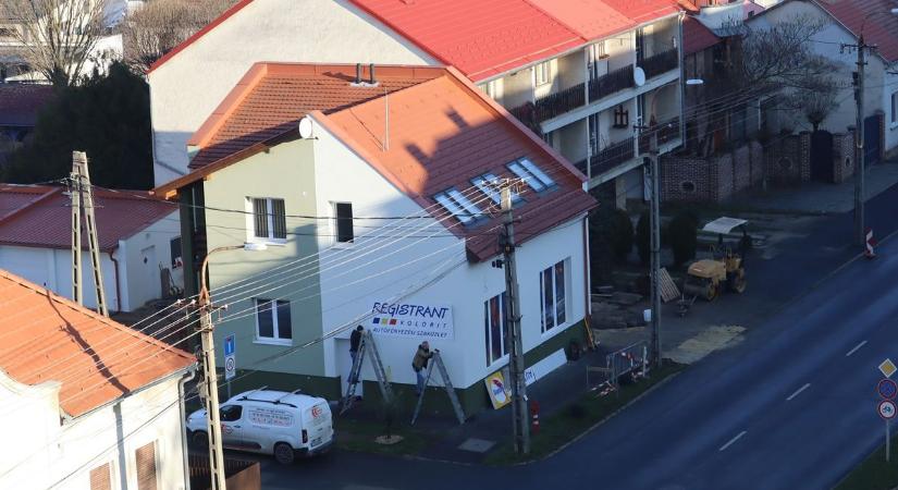 Eddig autókat őriztek, most pedig fényezik – Ilyen szaküzlet nyílik a zalai városban