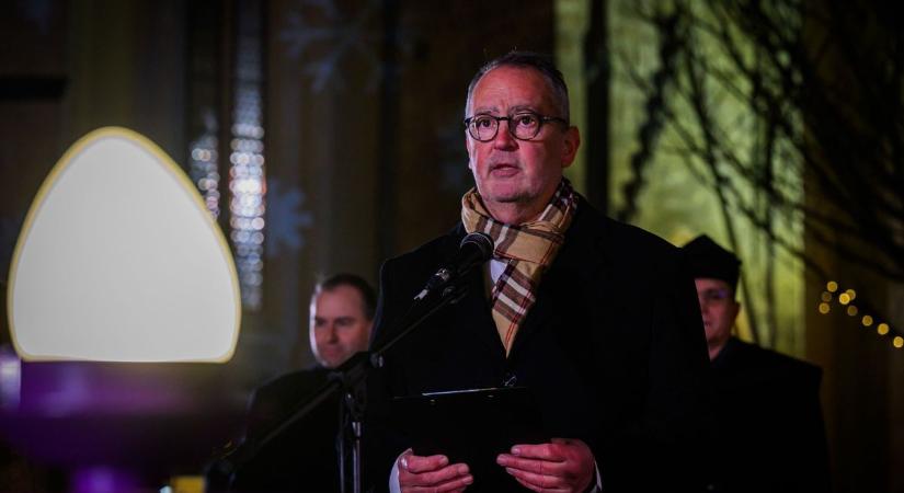 Az öröm fénye ragyogta be Sopron Főterét - fotók, videó